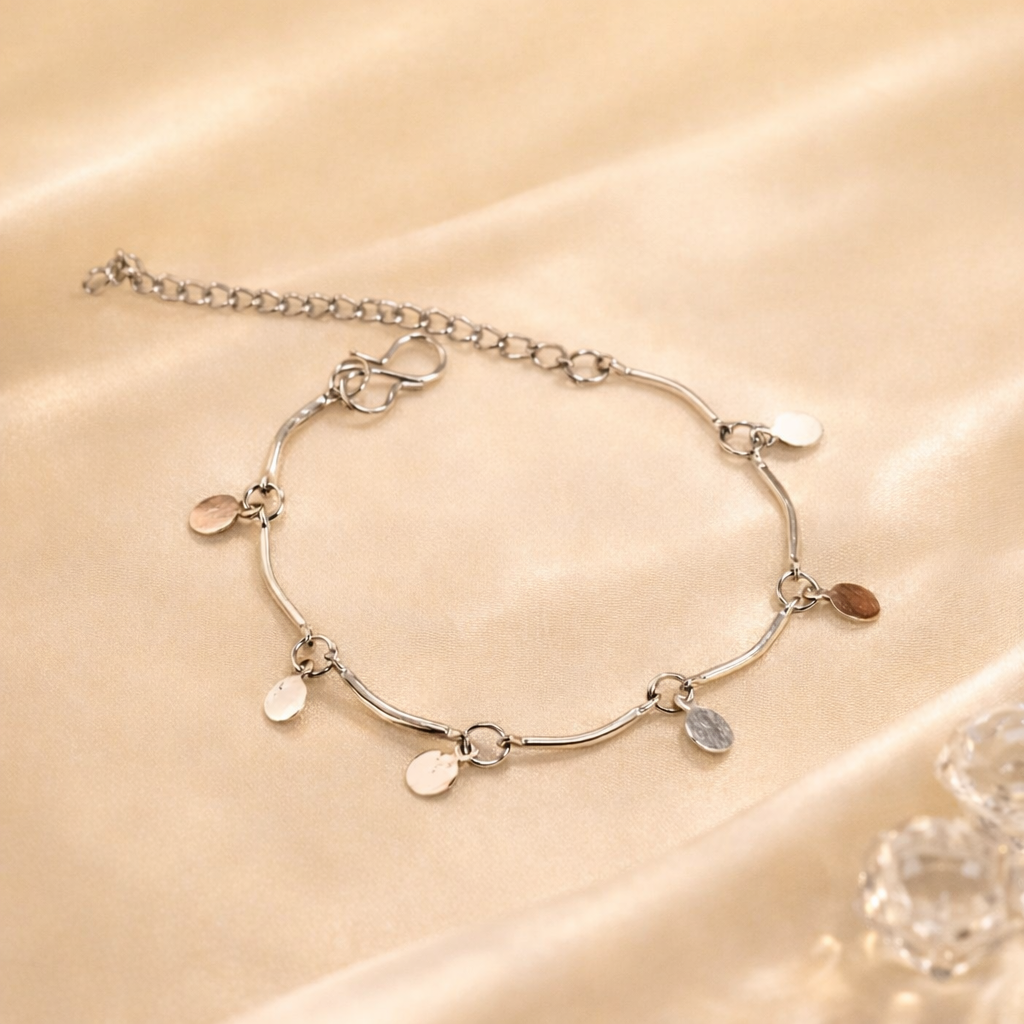 Silver Charm Bracelet for Women – Elegant Fashion Jewelry